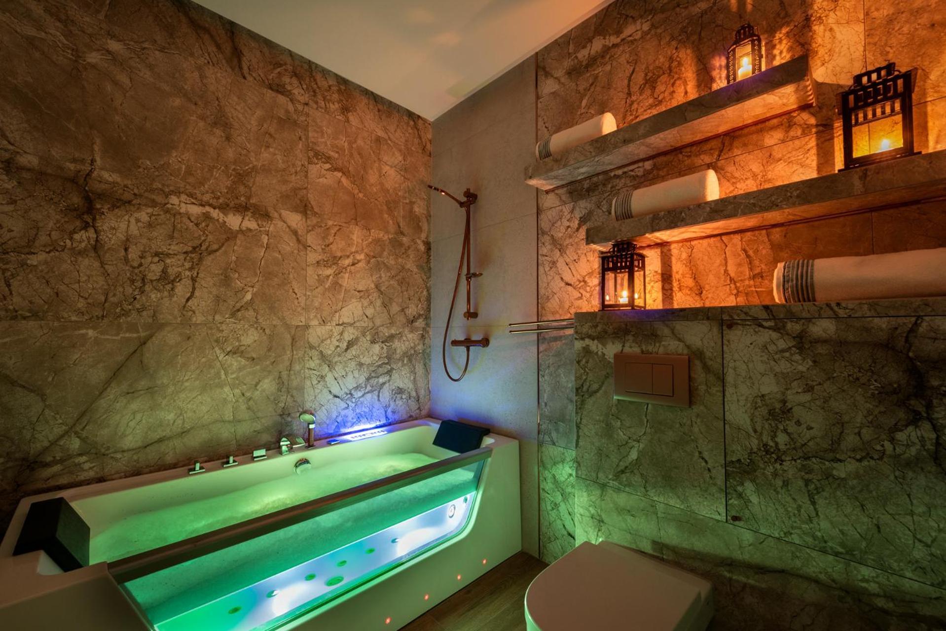 Premium For Old Town & Jewish Quarter - Balcony Pool Onsite Apartment Krakau